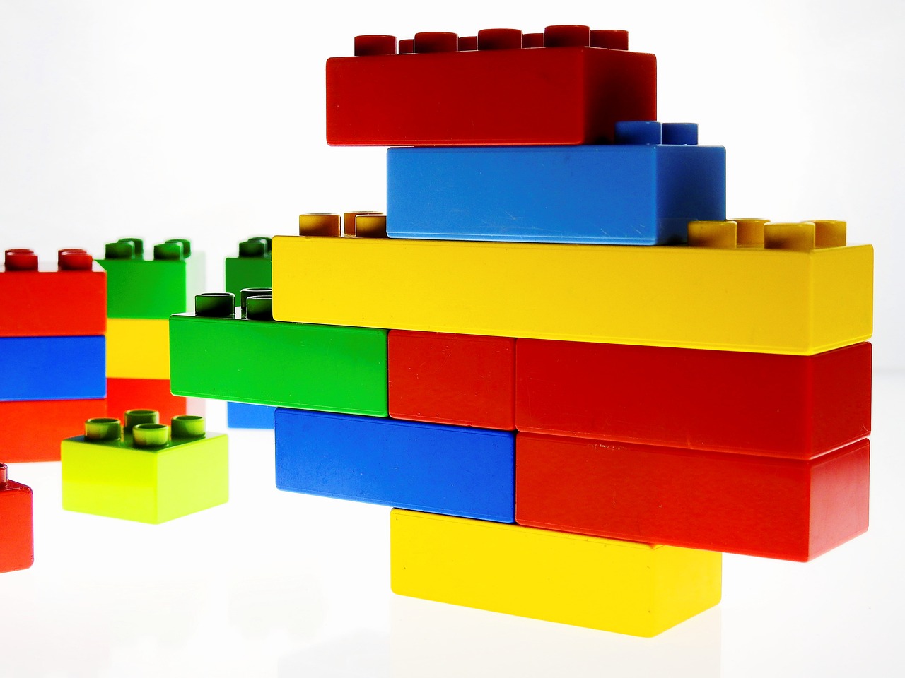 Individualism vs Collectivism - A Perspective of Philosophy in Social Sciences